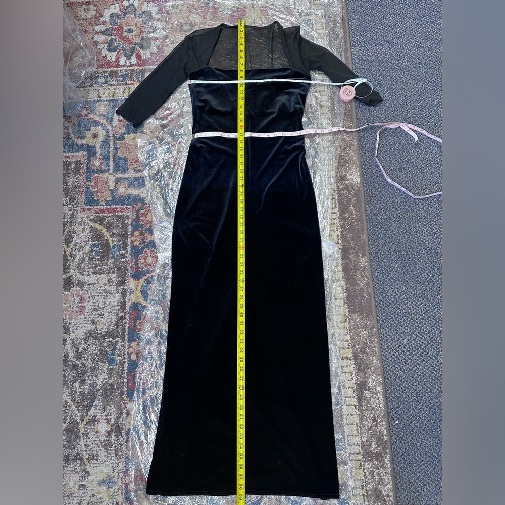Hugo Buscati Elegant Black velvet gown EXCELLENT CONDITION!A bit stretchy Sz Med - Picture 9 of 10